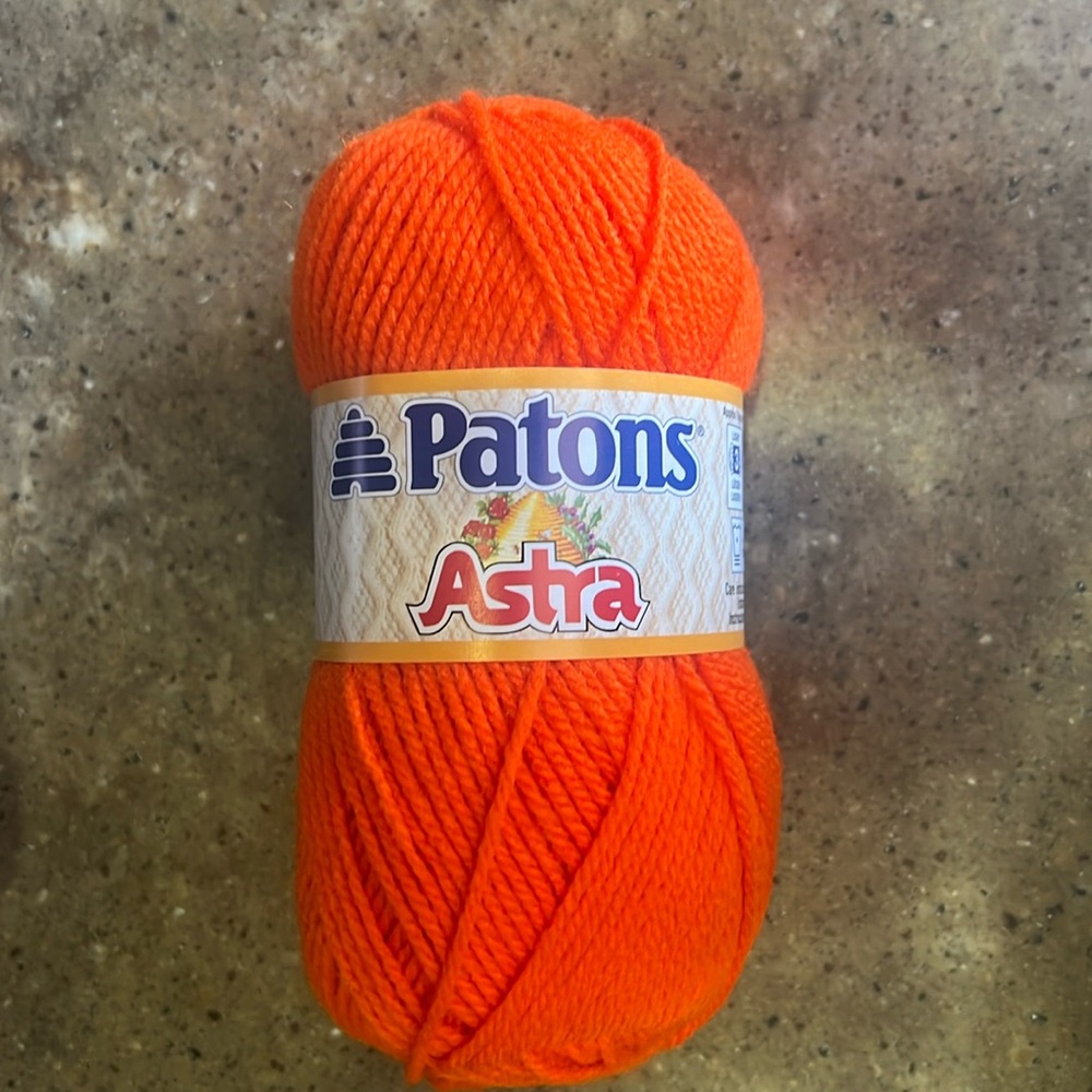 PATONS ASTRA YARN 1.75 oz 161 yds HOT ORANGE